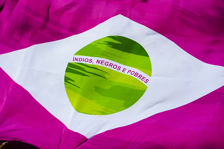 Bandeira do Brasil estilizada do desfile da Mangueira de 2019 - Fernando Grilli/Riotur